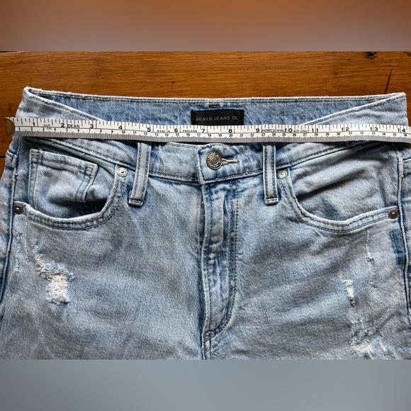 ☀️Silver Jeans Co. Distressed Denim - Picture 5 of 7